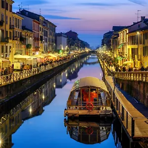 Xenia - Accogliente Pied-a-terre Sui Navigli , Milano Italia